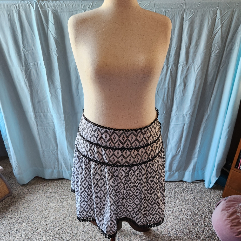Black and White Patterned Skirt